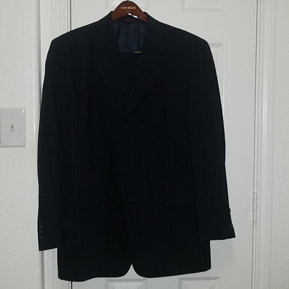Von Maur Mens suit jacket and pants